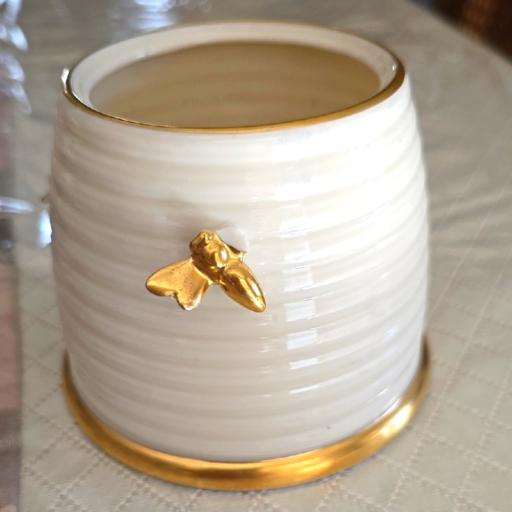 Vintage LENOX Cream Beehive Honey Pot Sugar Jar with‎ BEES 24K Gold Rare No Lid